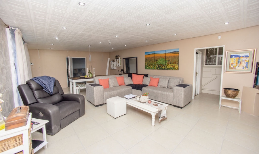 3 Bedroom Property for Sale in Sunnyridge Eastern Cape